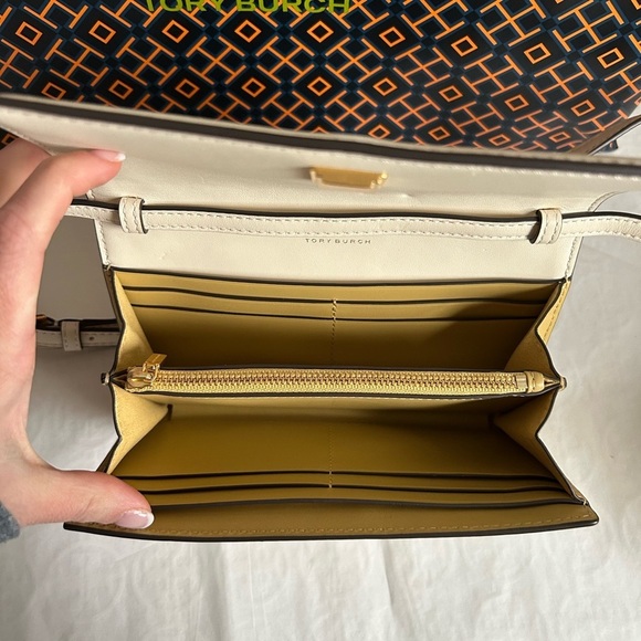 Tory Burch T Monogram Laser Cut Wallet Crossbody Bag New Ivory Beeswax Gold - Picture 9 of 14